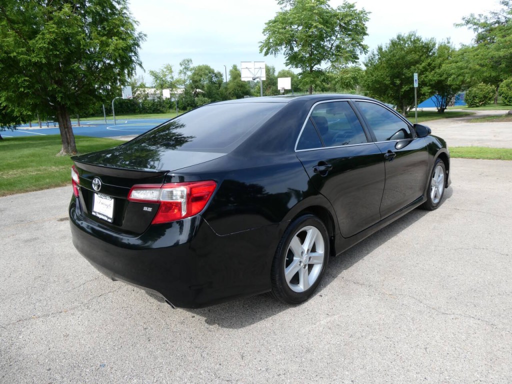 2012 Toyota Camry Image 5