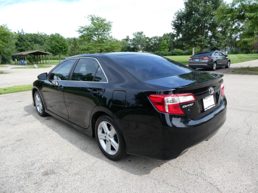 2012 Toyota Camry Image 7