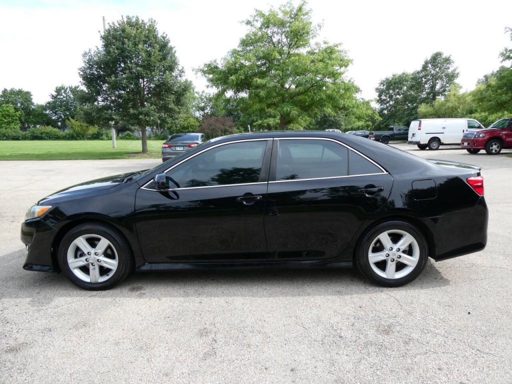 2012 Toyota Camry Image 8