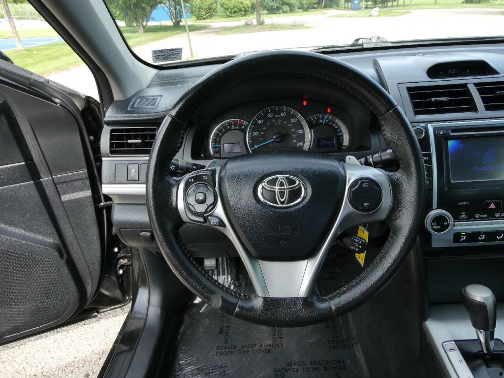 2012 Toyota Camry Image 11