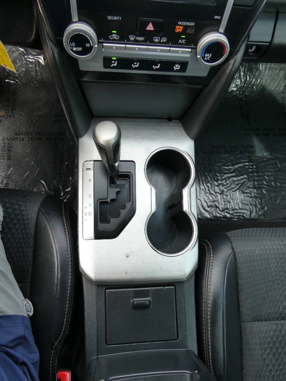 2012 Toyota Camry Image 19