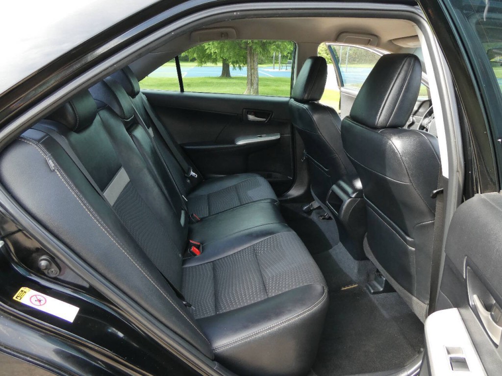2012 Toyota Camry Image 24
