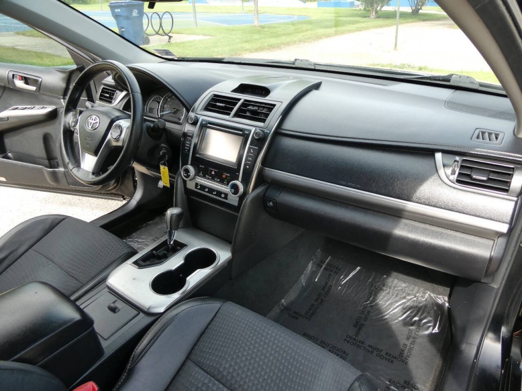 2012 Toyota Camry Image 26