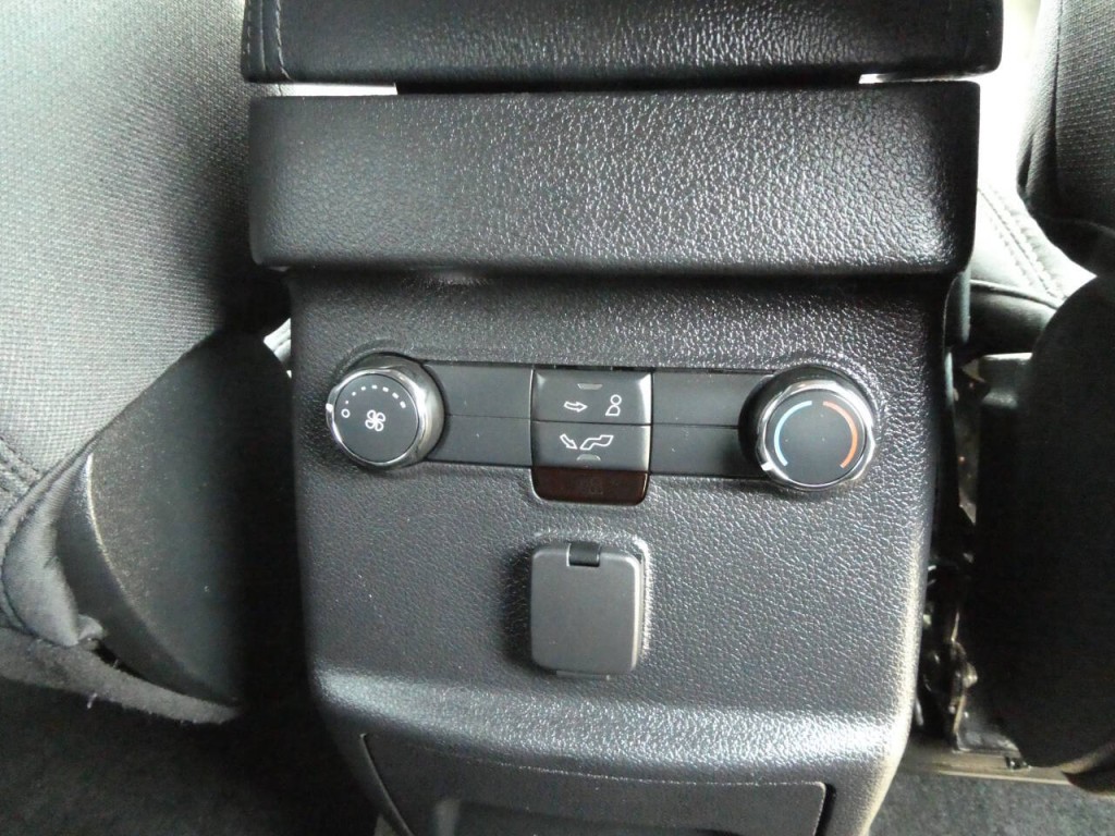 2018 Ford Explorer Image 31