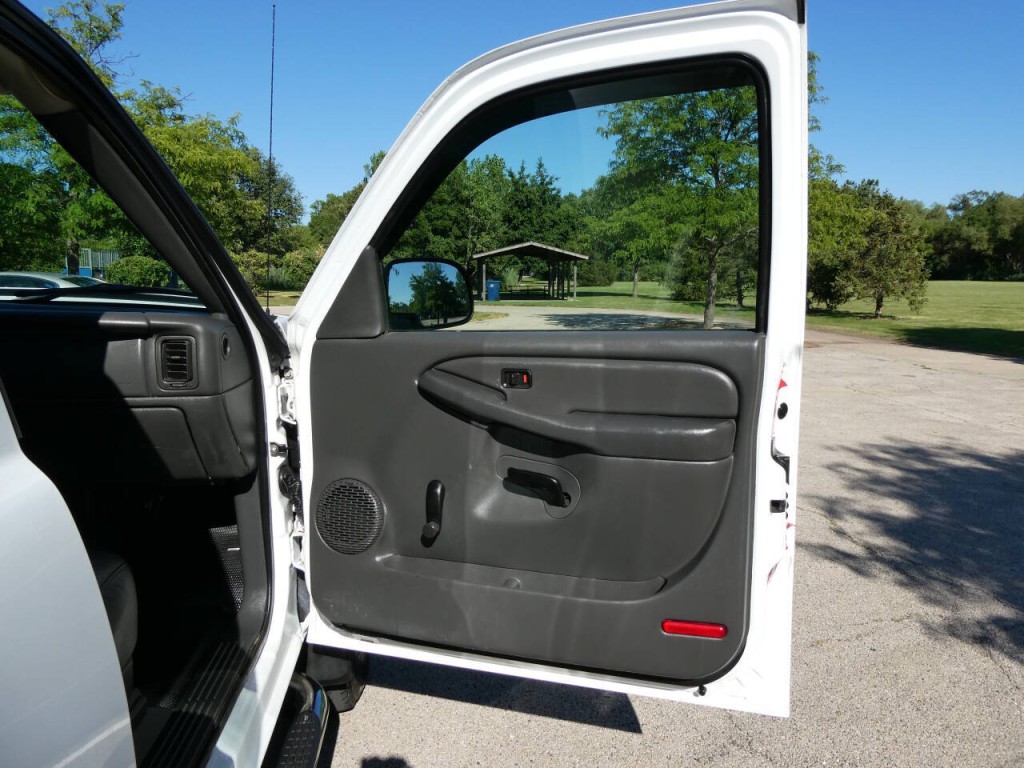 2005 Chevrolet Silverado 1500 Image 24