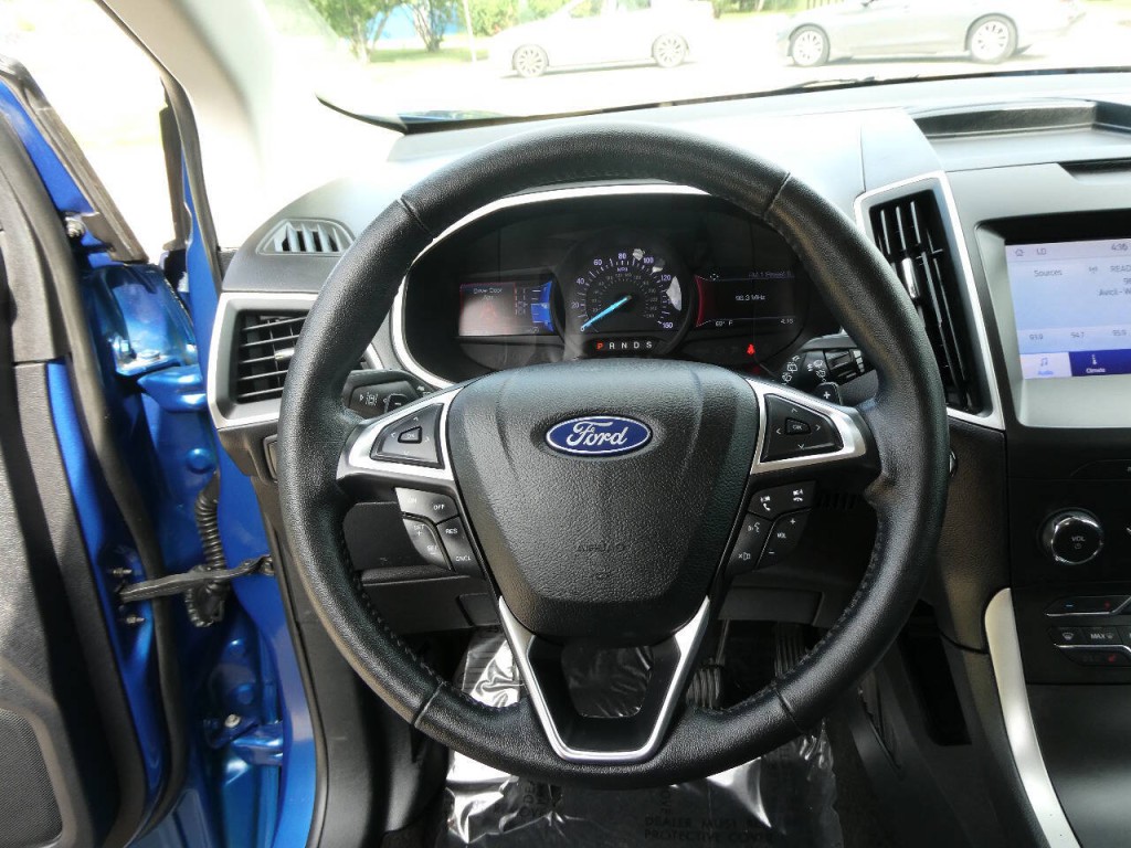 2020 Ford Edge Image 11