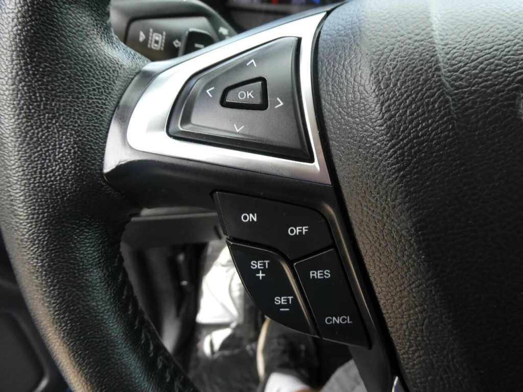 2020 Ford Edge Image 12