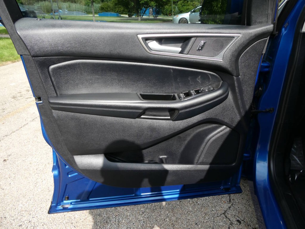 2020 Ford Edge Image 22