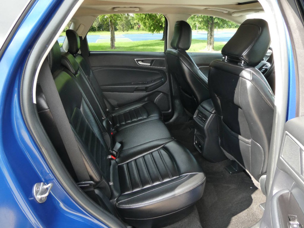 2020 Ford Edge Image 29