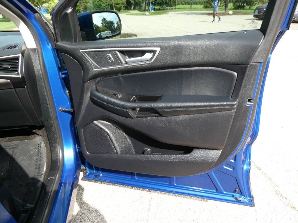 2020 Ford Edge Image 32