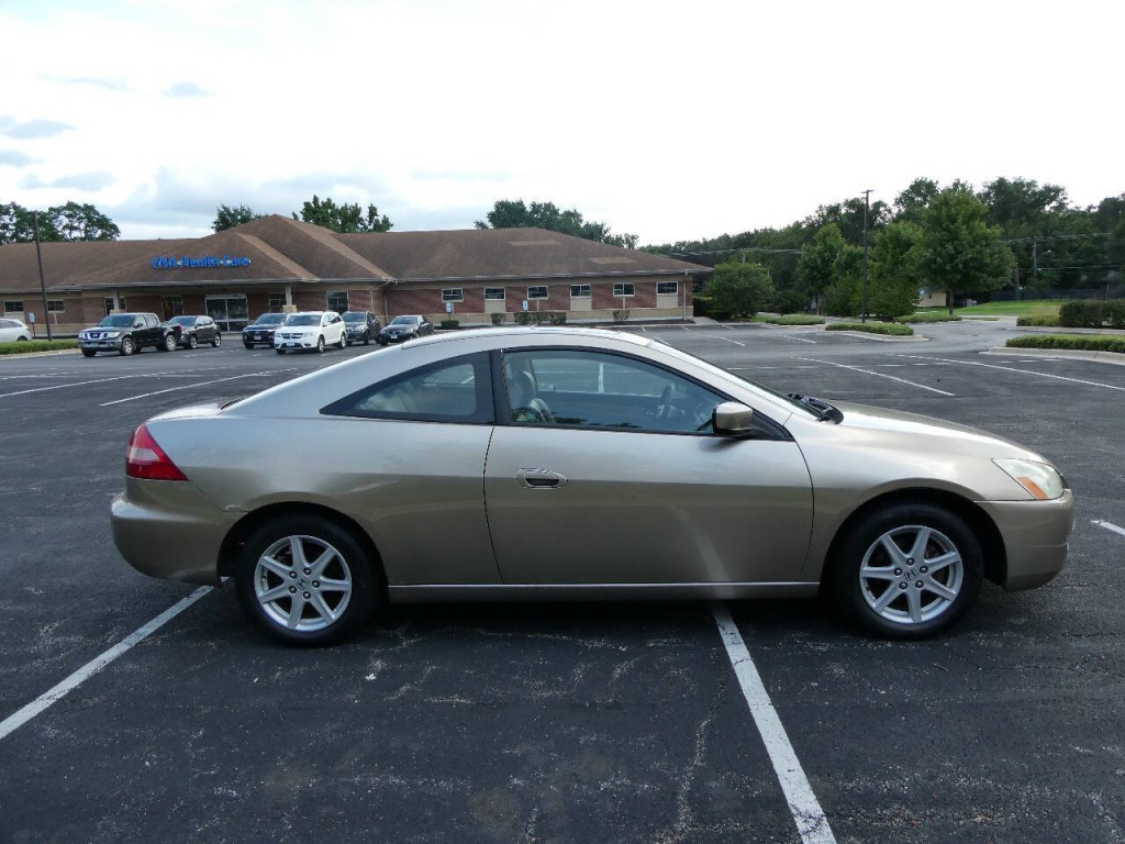 2003 Honda Accord Image 4