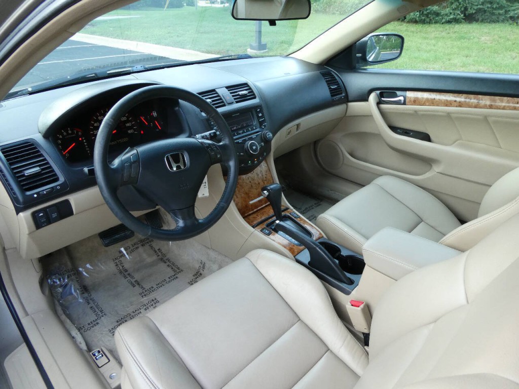2003 Honda Accord Image 10