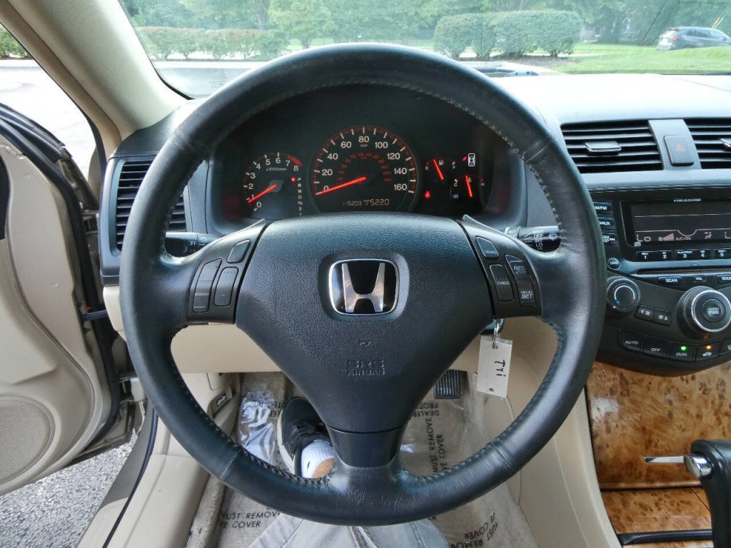 2003 Honda Accord Image 11