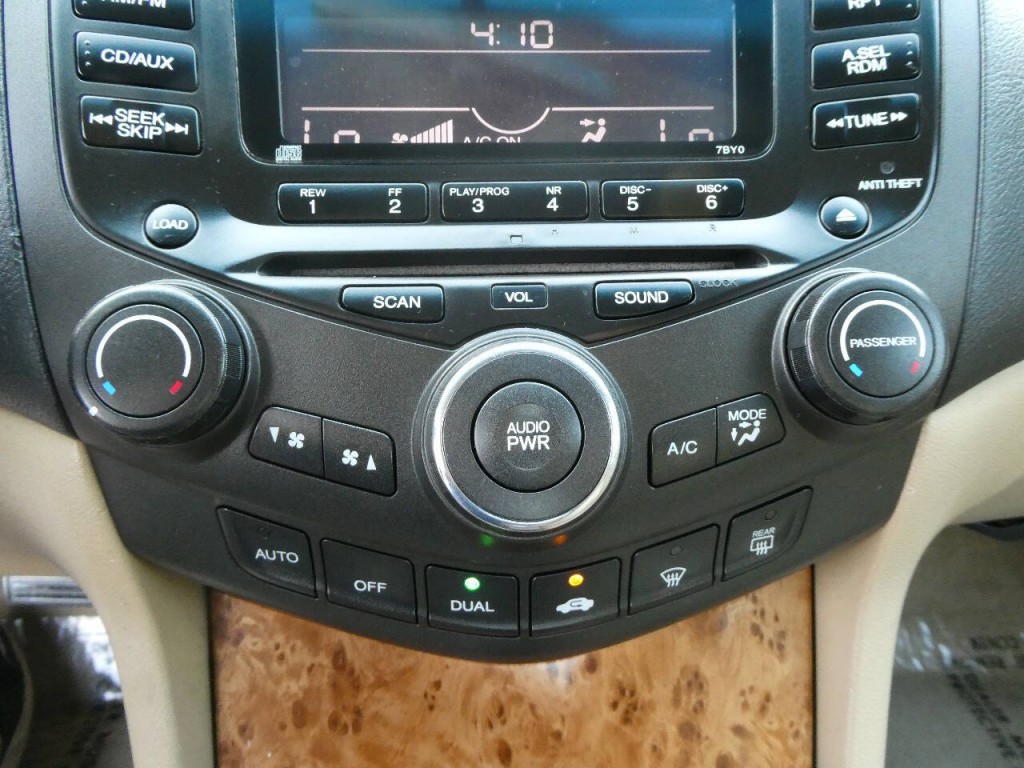 2003 Honda Accord Image 15