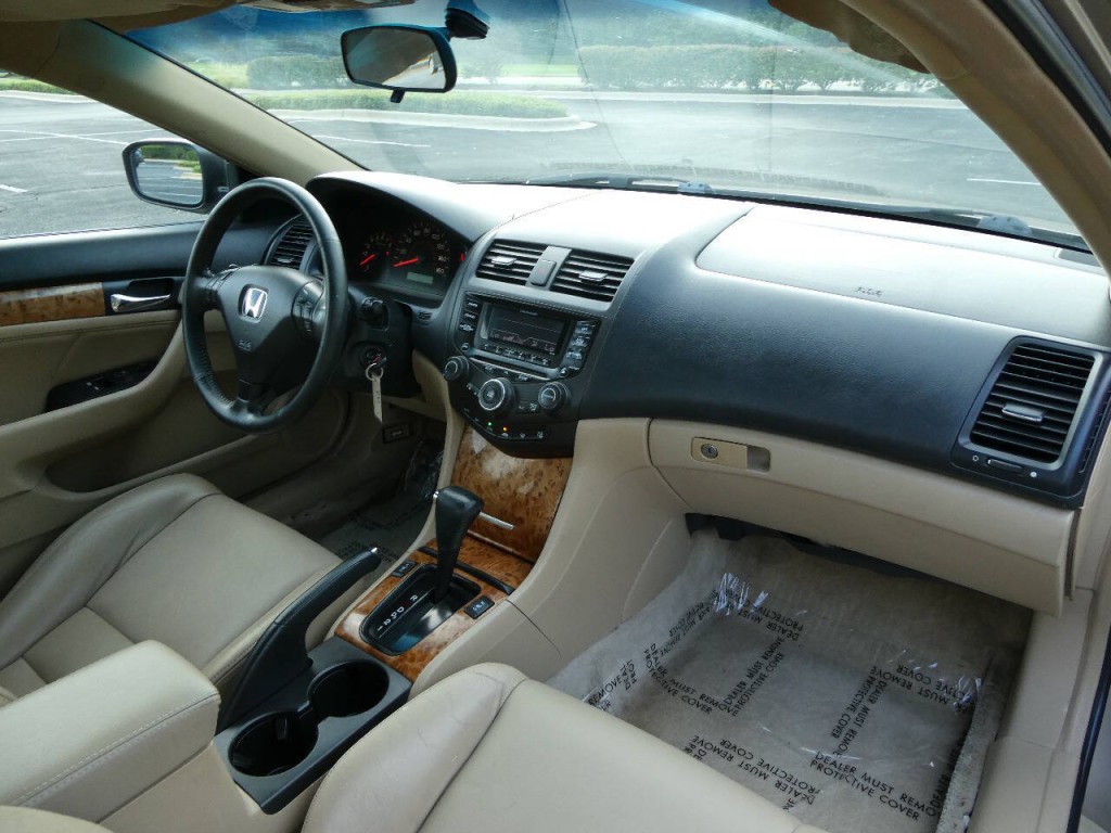 2003 Honda Accord Image 21