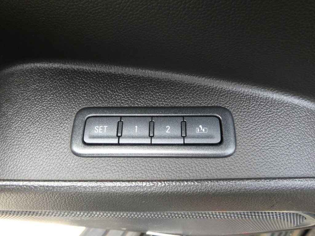 2015 GMC Yukon Image 24