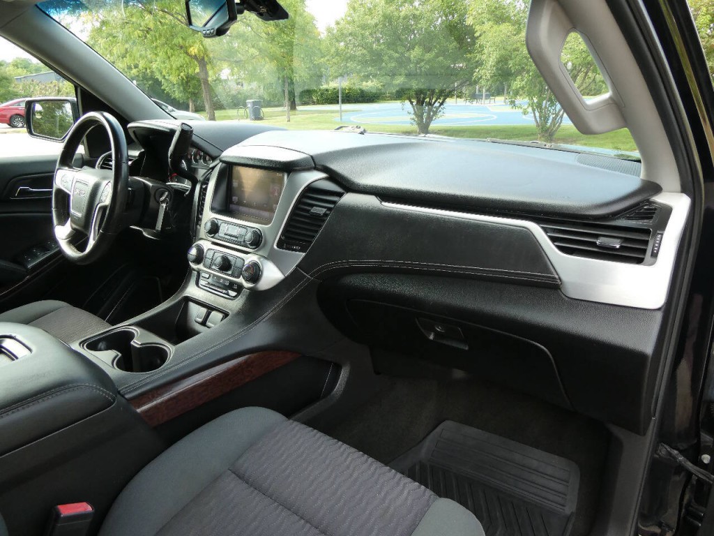 2015 GMC Yukon Image 32
