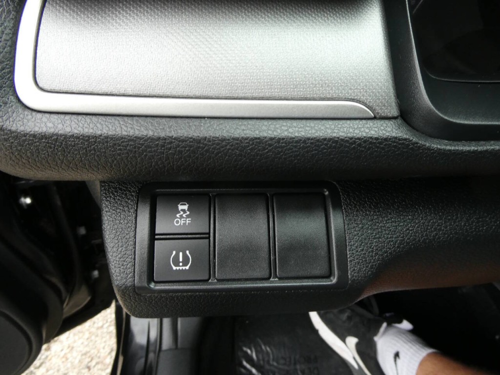 2018 Honda Civic Image 21