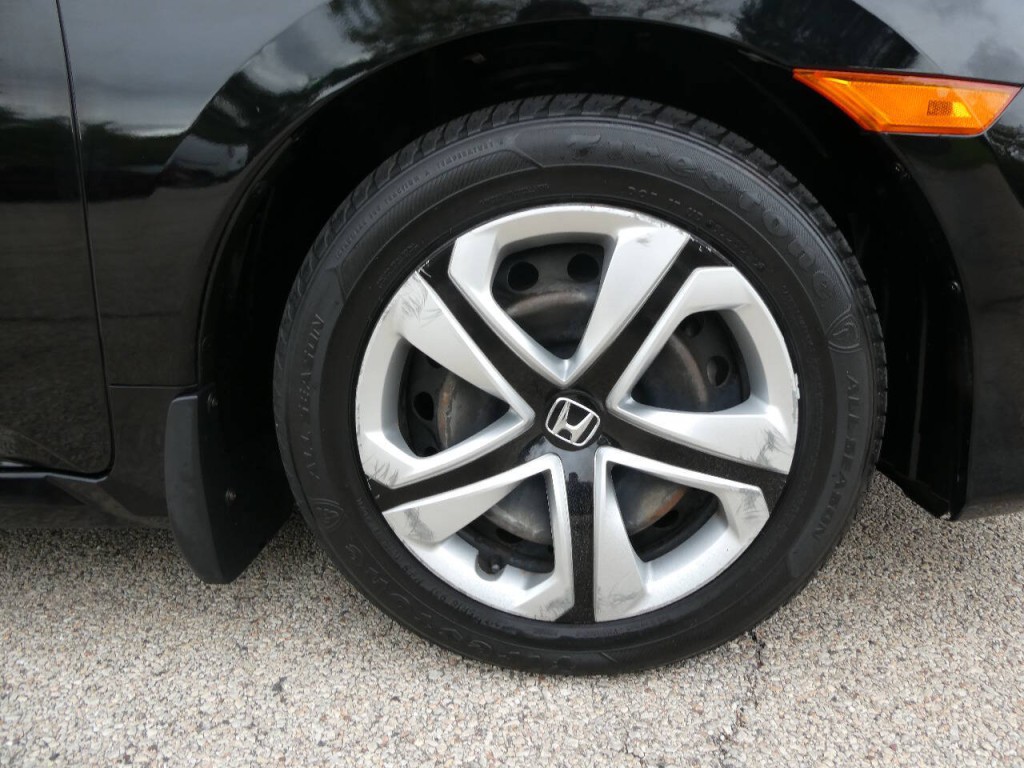2018 Honda Civic Image 31