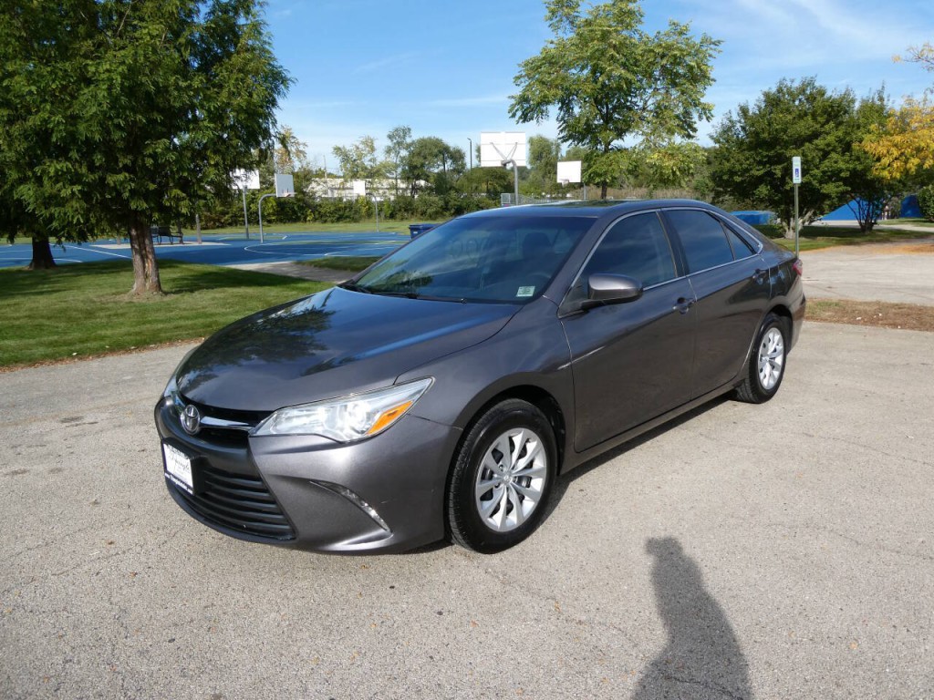 2017 Toyota Camry Image 1