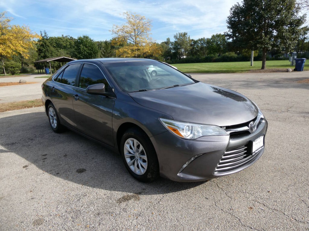 2017 Toyota Camry Image 3