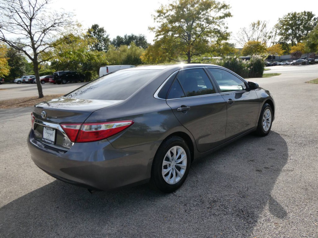 2017 Toyota Camry Image 5