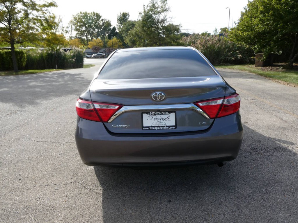 2017 Toyota Camry Image 6