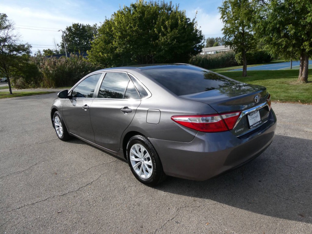 2017 Toyota Camry Image 7