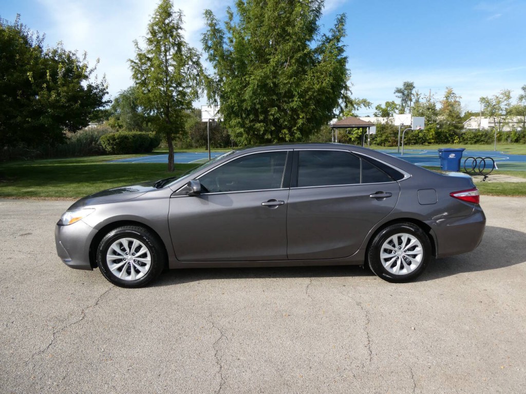 2017 Toyota Camry Image 8