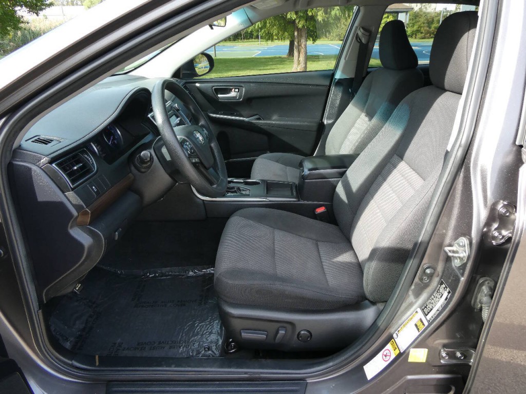 2017 Toyota Camry Image 9