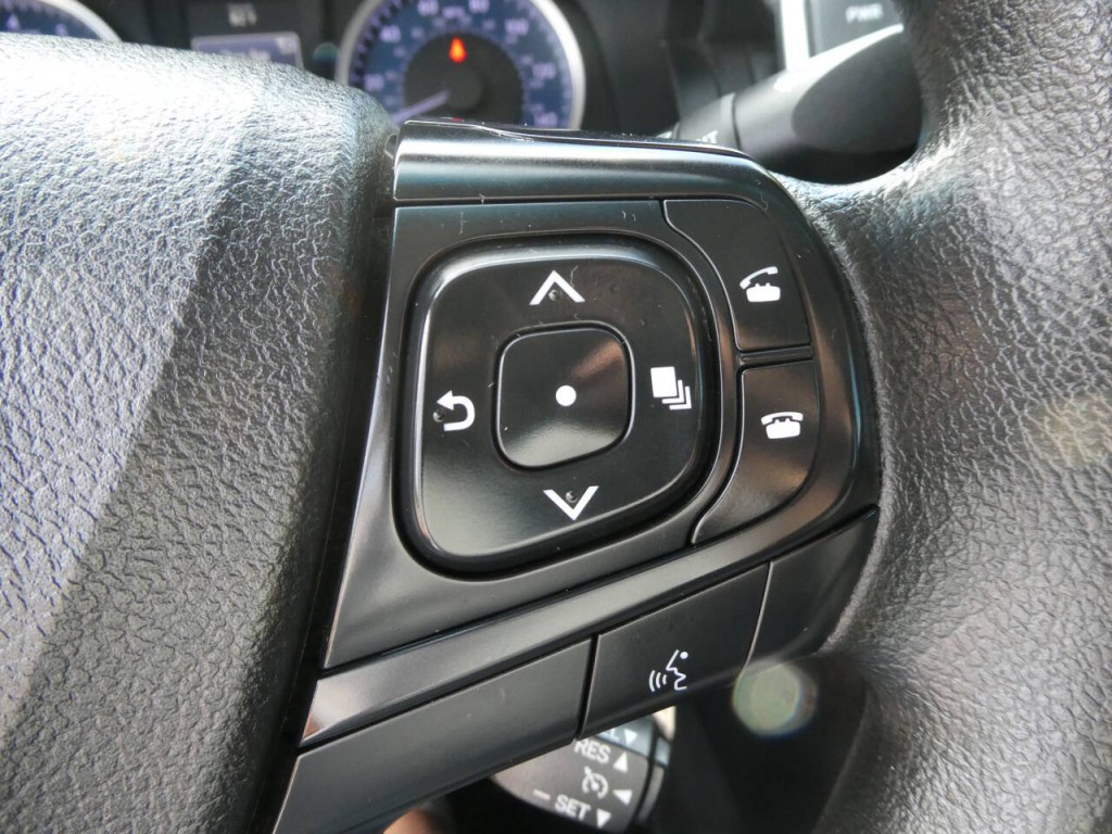 2017 Toyota Camry Image 13