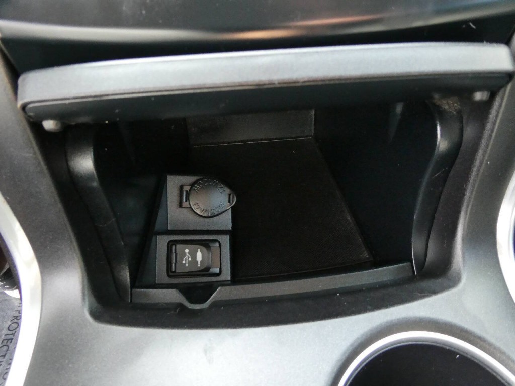 2017 Toyota Camry Image 20
