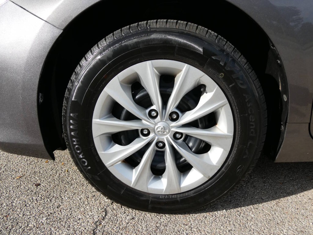2017 Toyota Camry Image 29