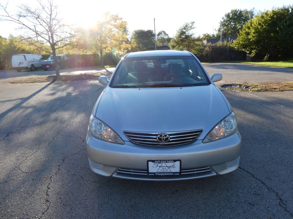 2005 Toyota Camry Image 2