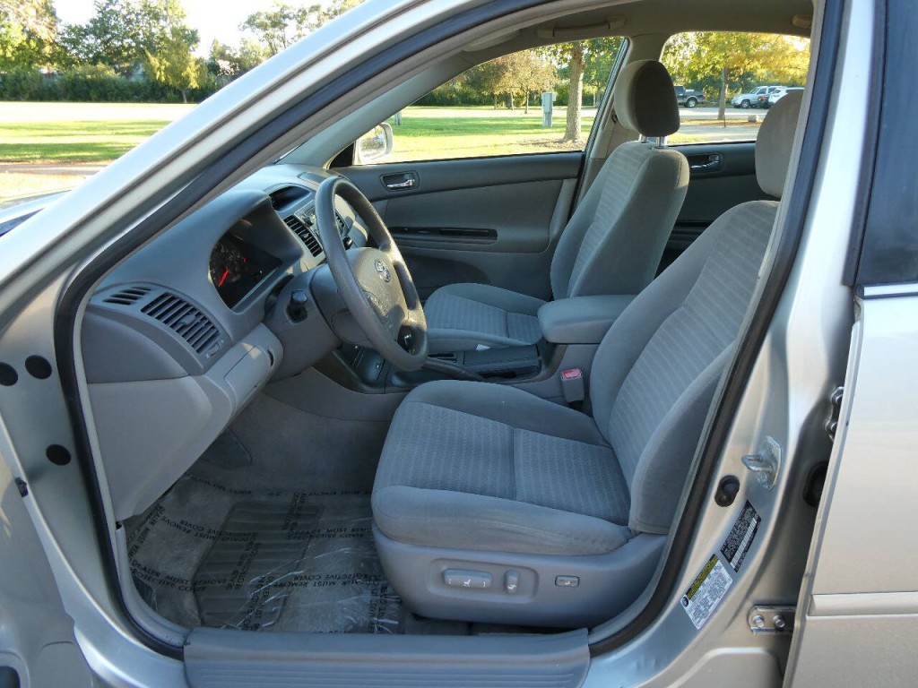 2005 Toyota Camry Image 9