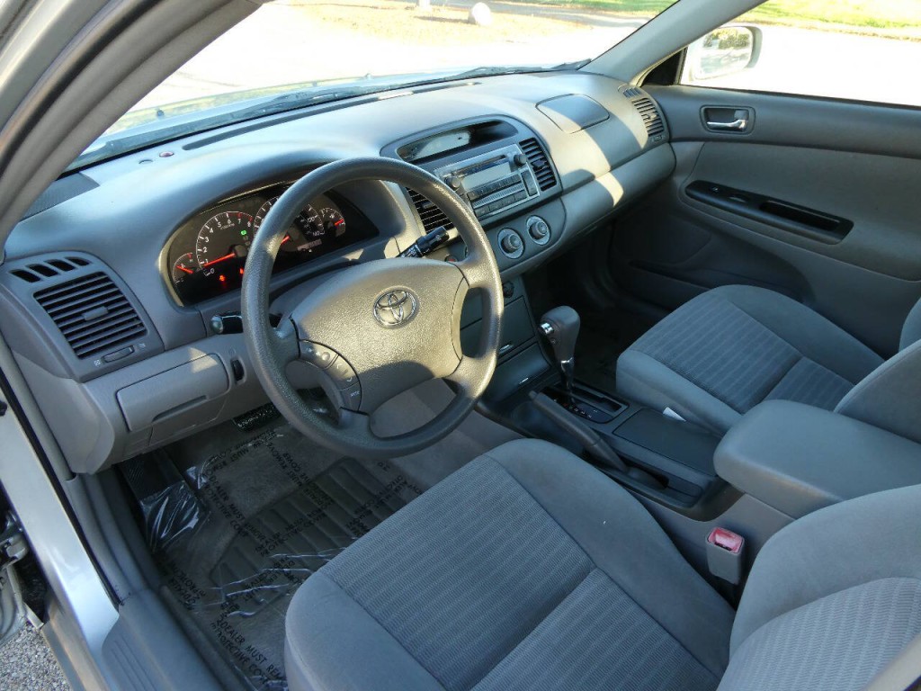 2005 Toyota Camry Image 10