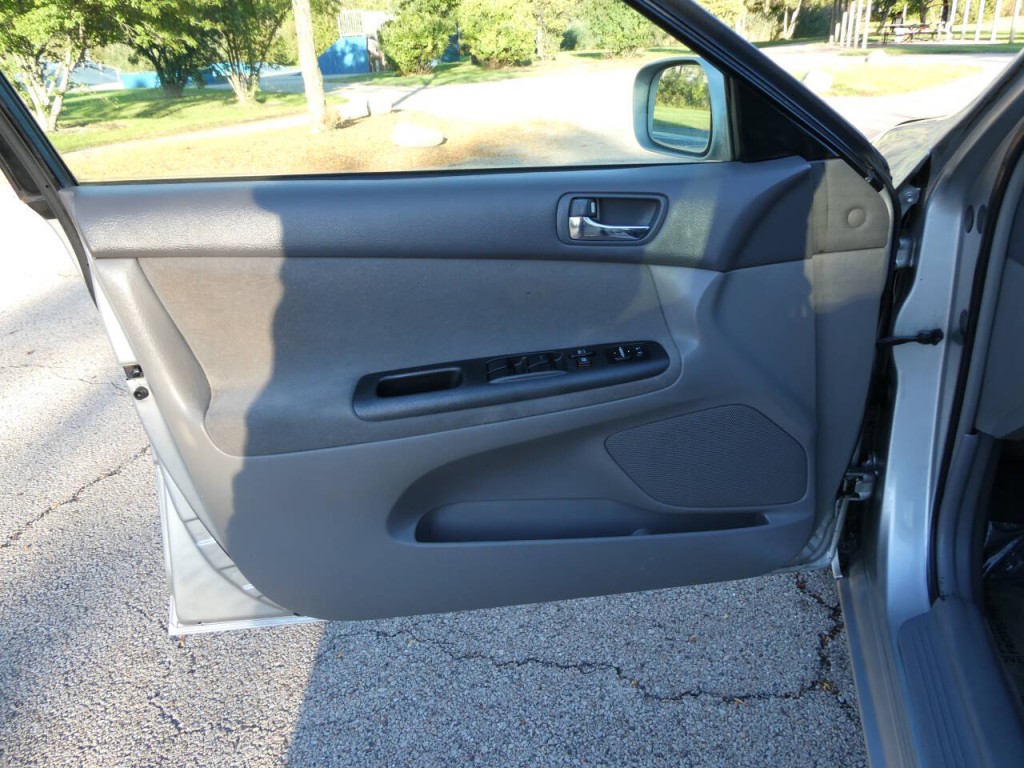 2005 Toyota Camry Image 21