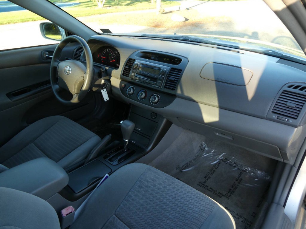 2005 Toyota Camry Image 26