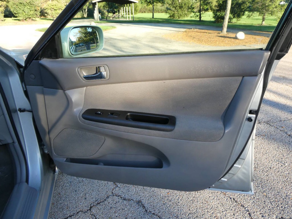 2005 Toyota Camry Image 27
