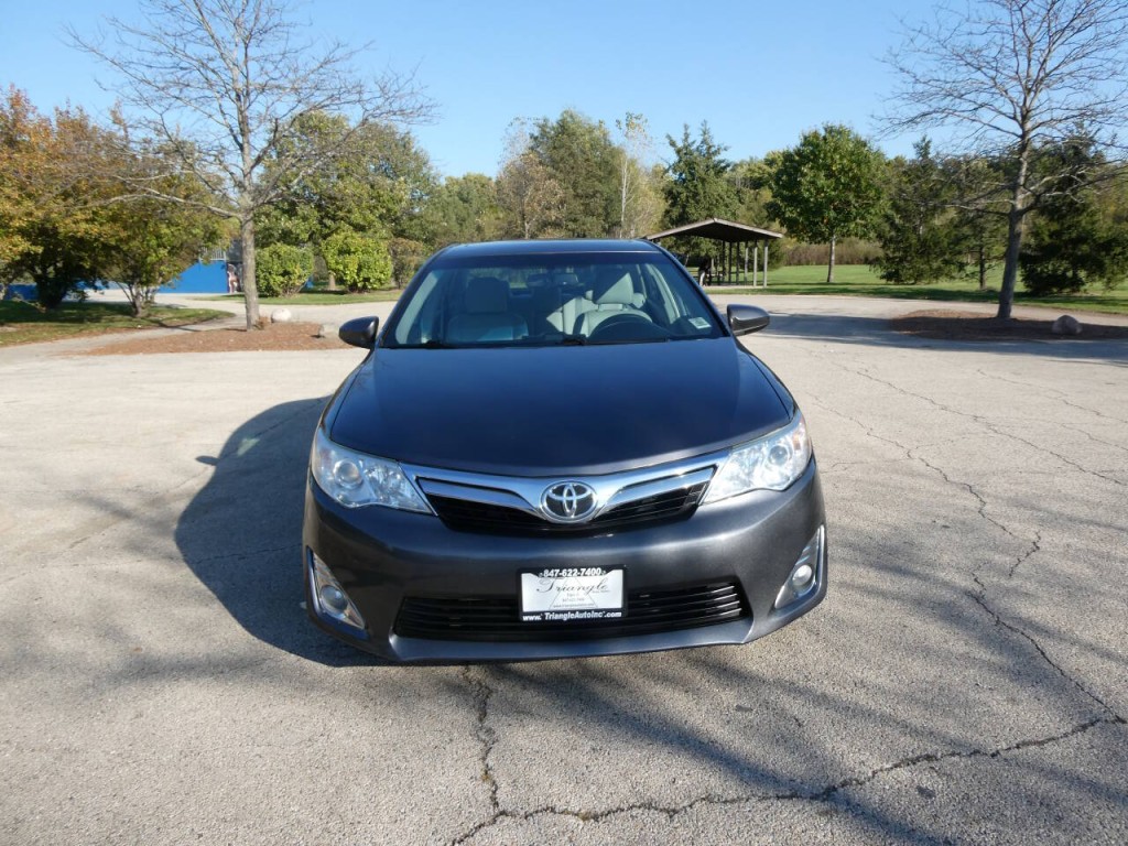 2014 Toyota Camry Image 2