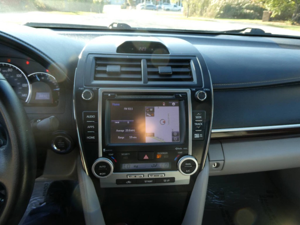 2014 Toyota Camry Image 16