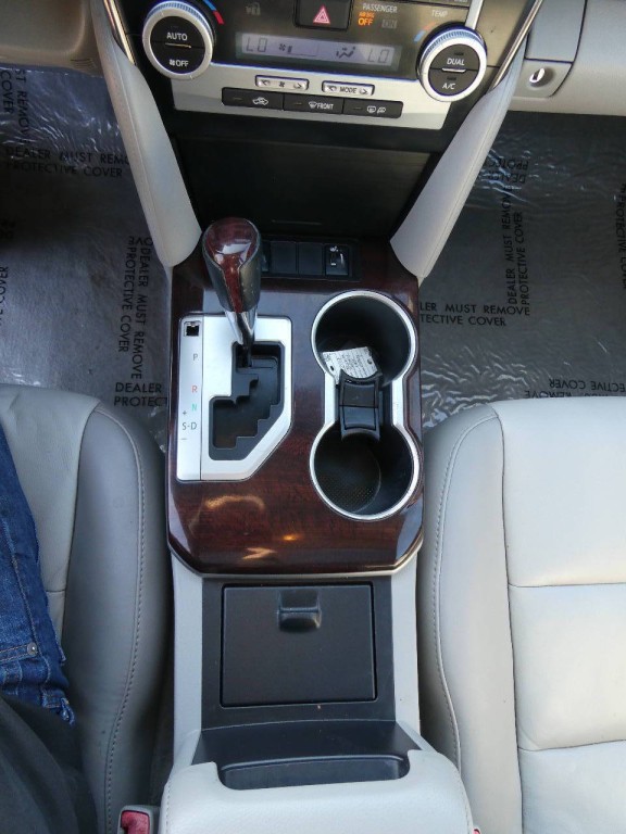 2014 Toyota Camry Image 21