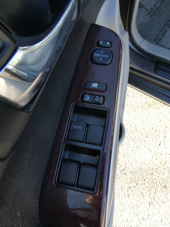 2014 Toyota Camry Image 25