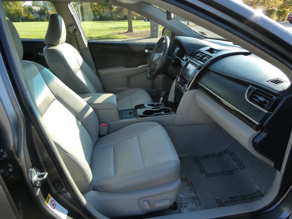 2014 Toyota Camry Image 28