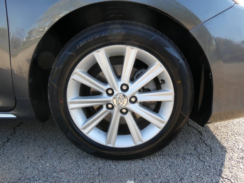 2014 Toyota Camry Image 31