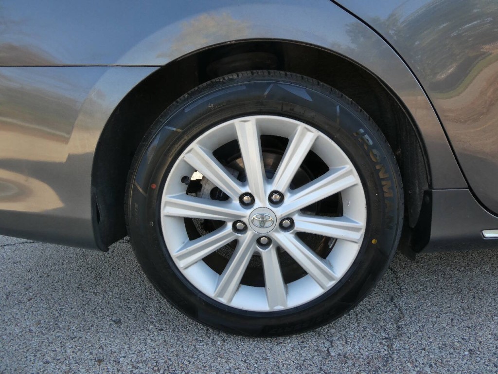 2014 Toyota Camry Image 32