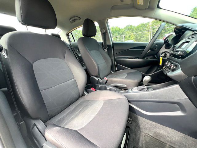 2016 Kia Rio Image 8