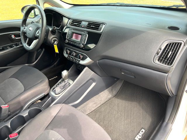 2016 Kia Rio Image 9