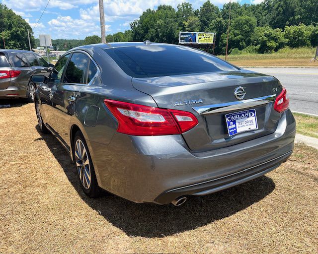 2017 Nissan Altima Image 4