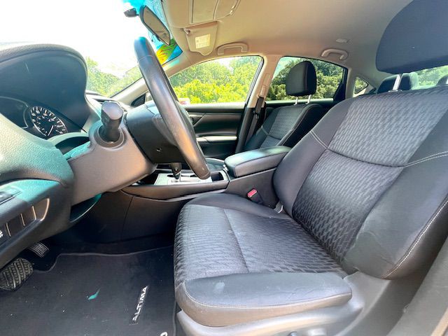2017 Nissan Altima Image 7
